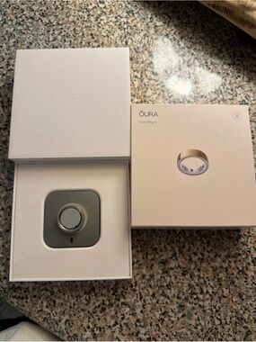 Oura Ring 4 Smart Wellness Ring - Gold Size 8